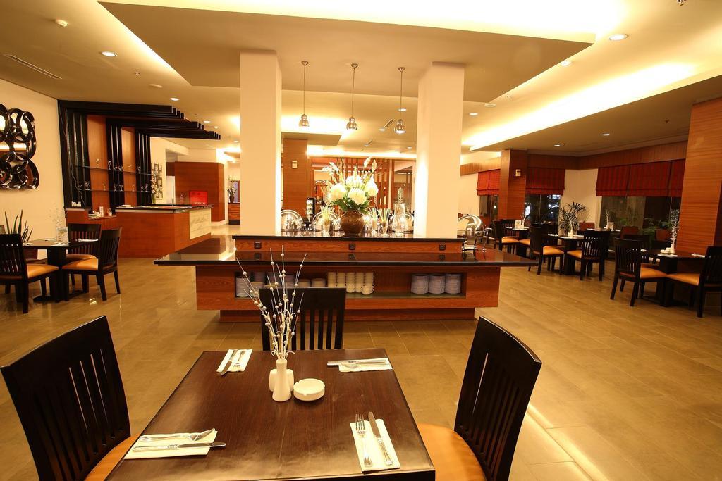 Aston Tanjung City Hotel Kültér fotó