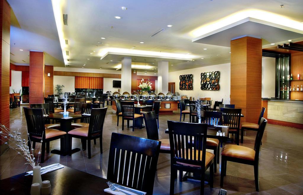 Aston Tanjung City Hotel Kültér fotó