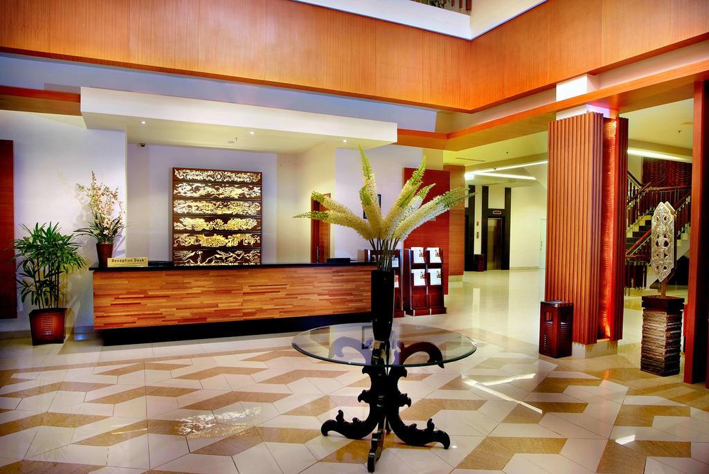 Aston Tanjung City Hotel Kültér fotó