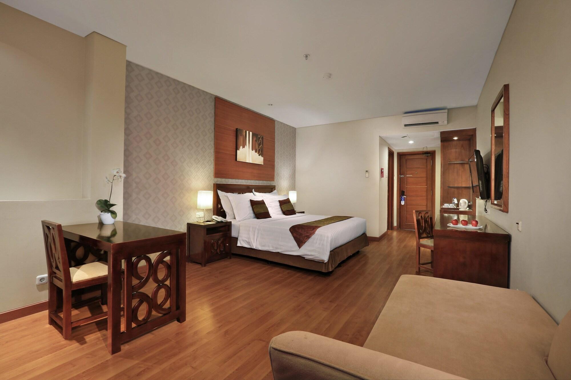 Aston Tanjung City Hotel Kültér fotó