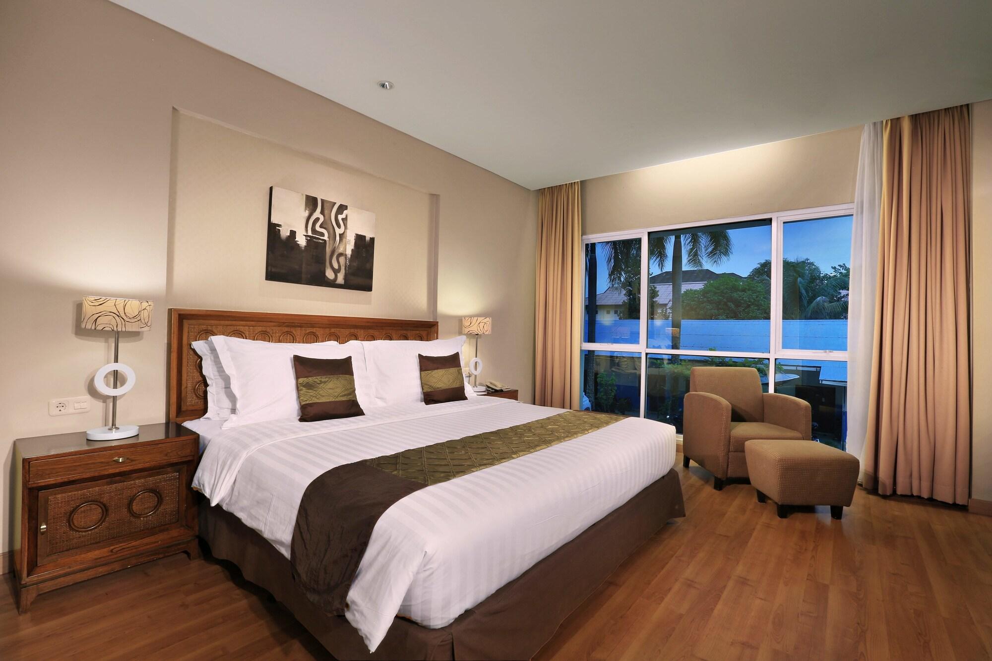 Aston Tanjung City Hotel Kültér fotó