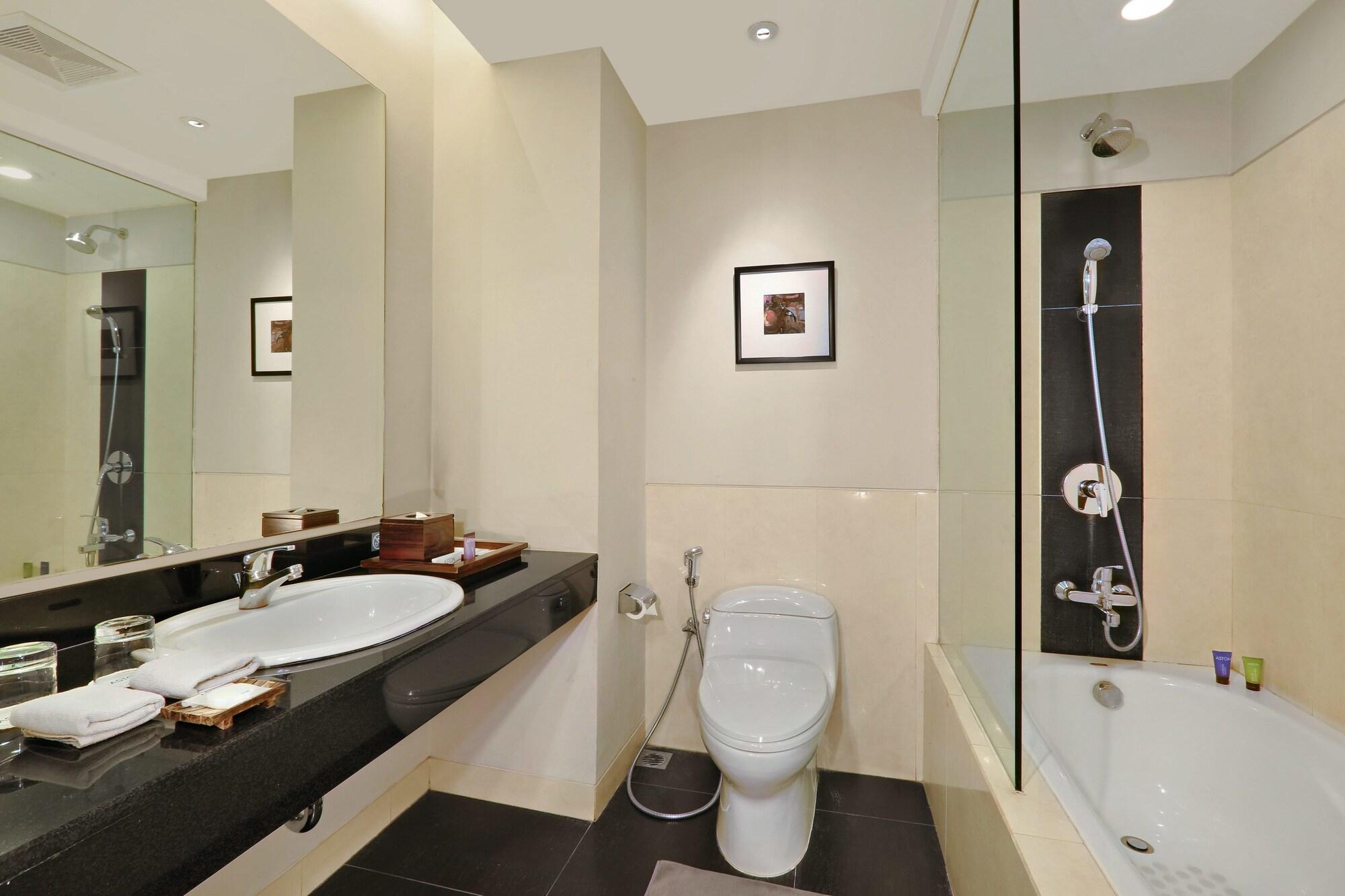 Aston Tanjung City Hotel Kültér fotó