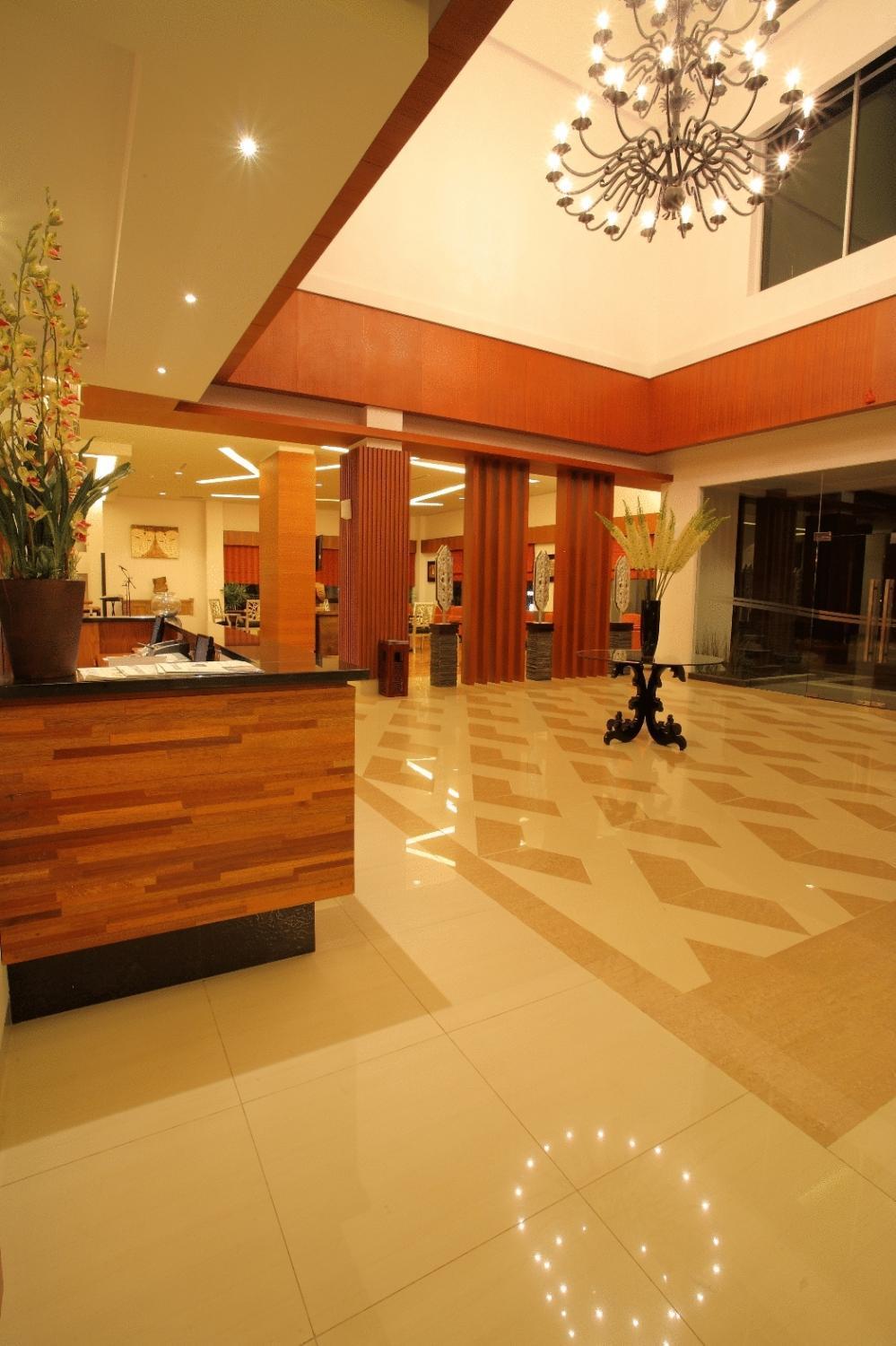 Aston Tanjung City Hotel Kültér fotó