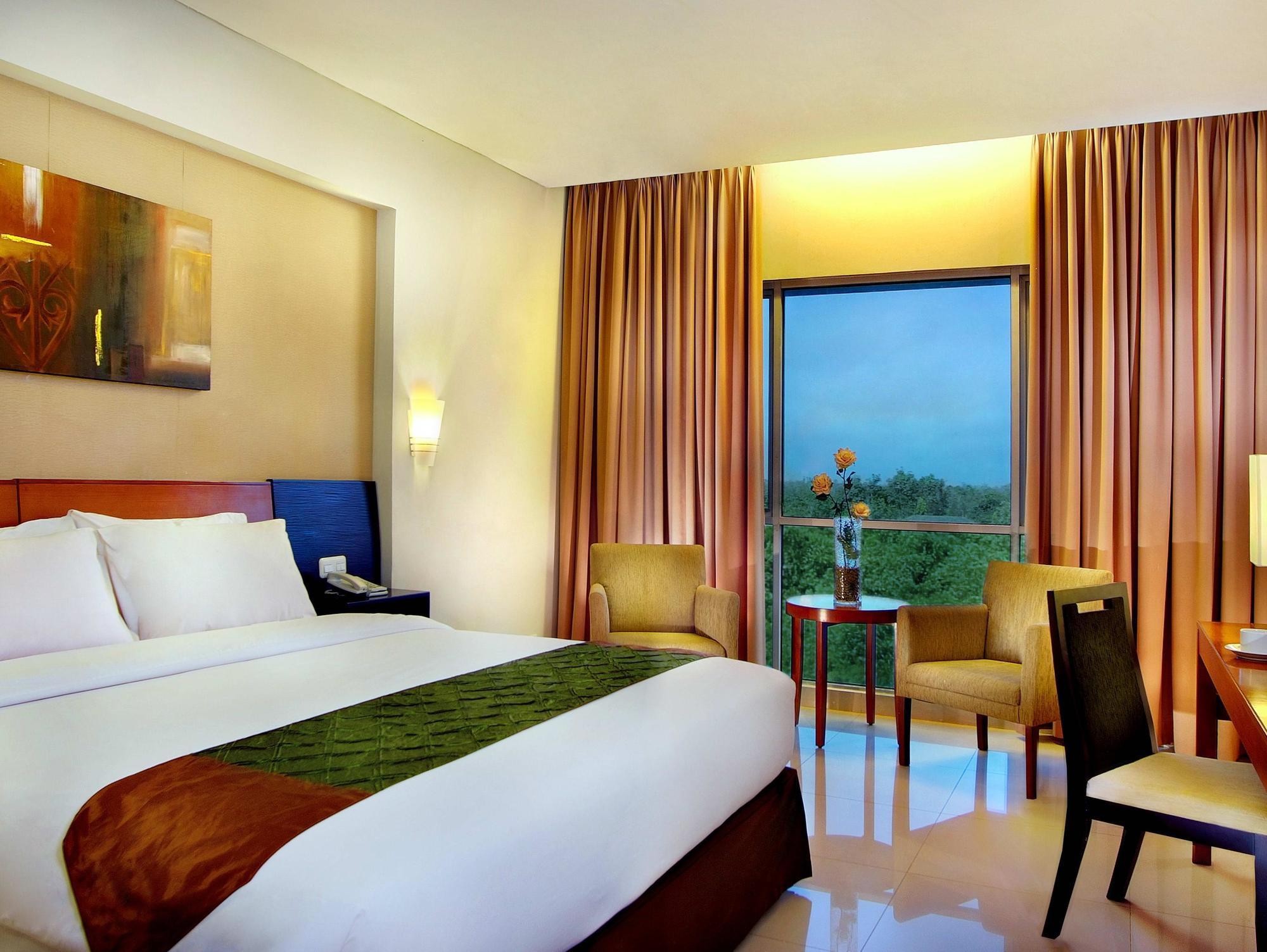 Aston Tanjung City Hotel Kültér fotó