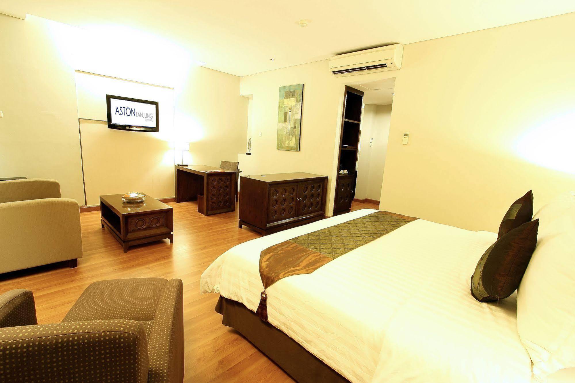 Aston Tanjung City Hotel Kültér fotó