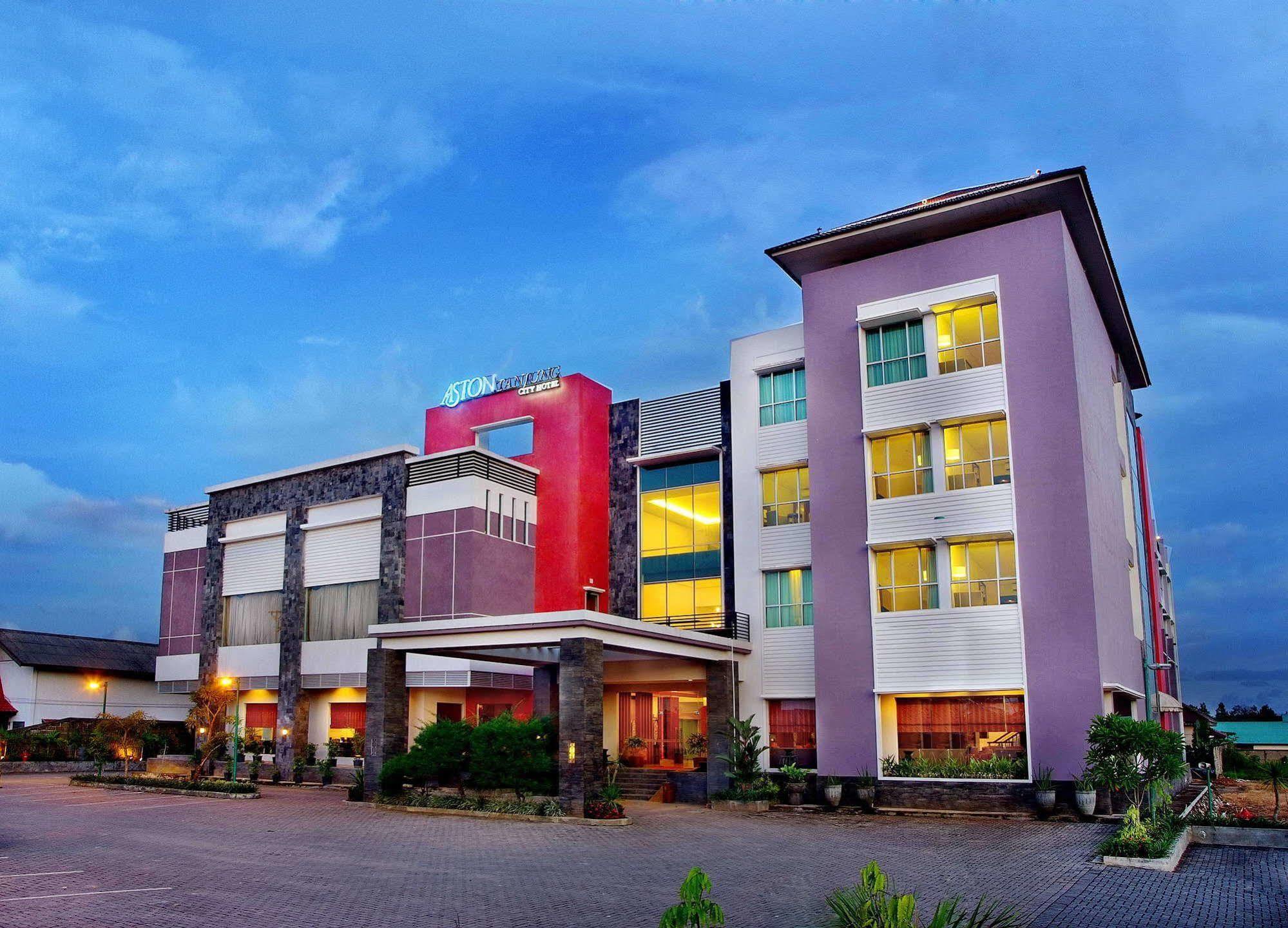 Aston Tanjung City Hotel Kültér fotó