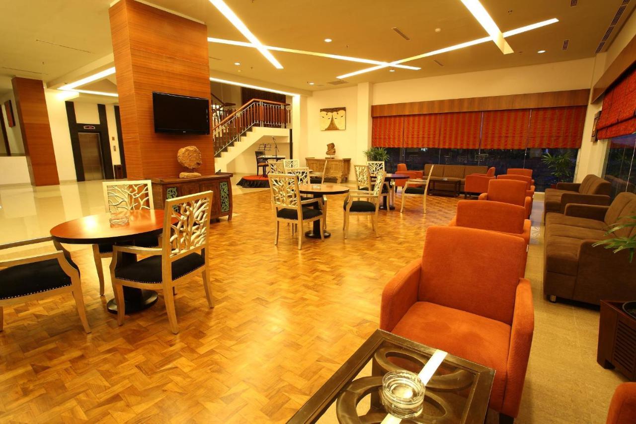 Aston Tanjung City Hotel Kültér fotó