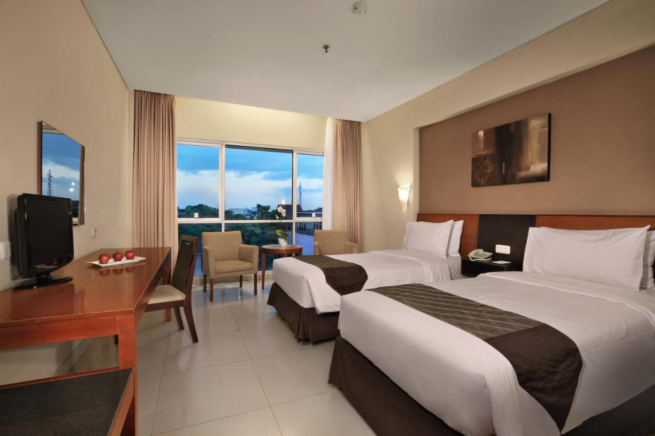 Aston Tanjung City Hotel Kültér fotó